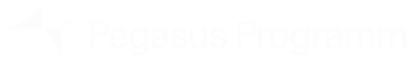 Logo des Pegasus Programms in Weiß auf dunkelgrünem Hintergrund.